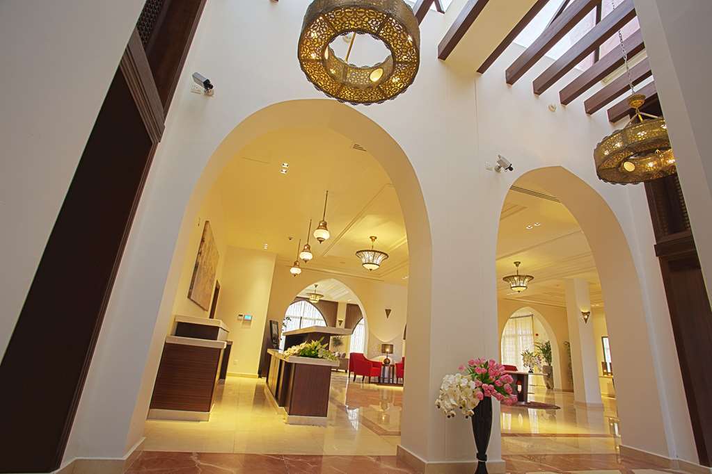 Golden Tulip Sharma Resort Interior photo