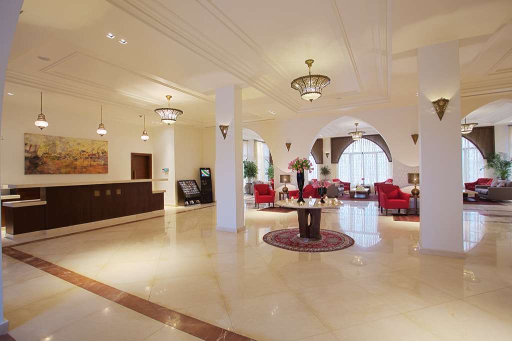 Golden Tulip Sharma Resort Interior photo